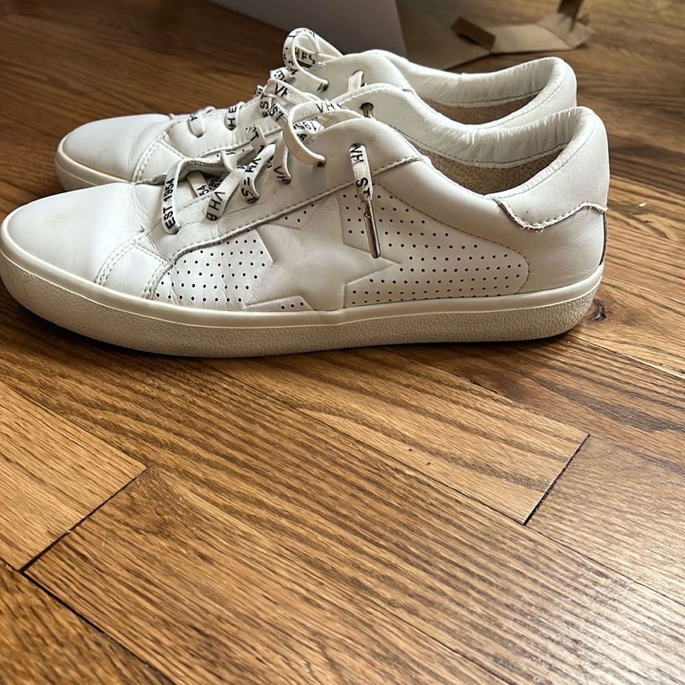 Size 9 Vintage Havana 1954 white tennis shoes.